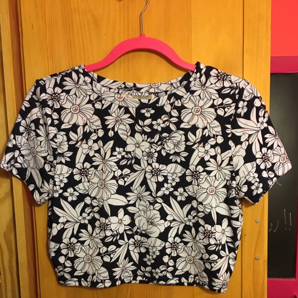 Navy and white floral crop top